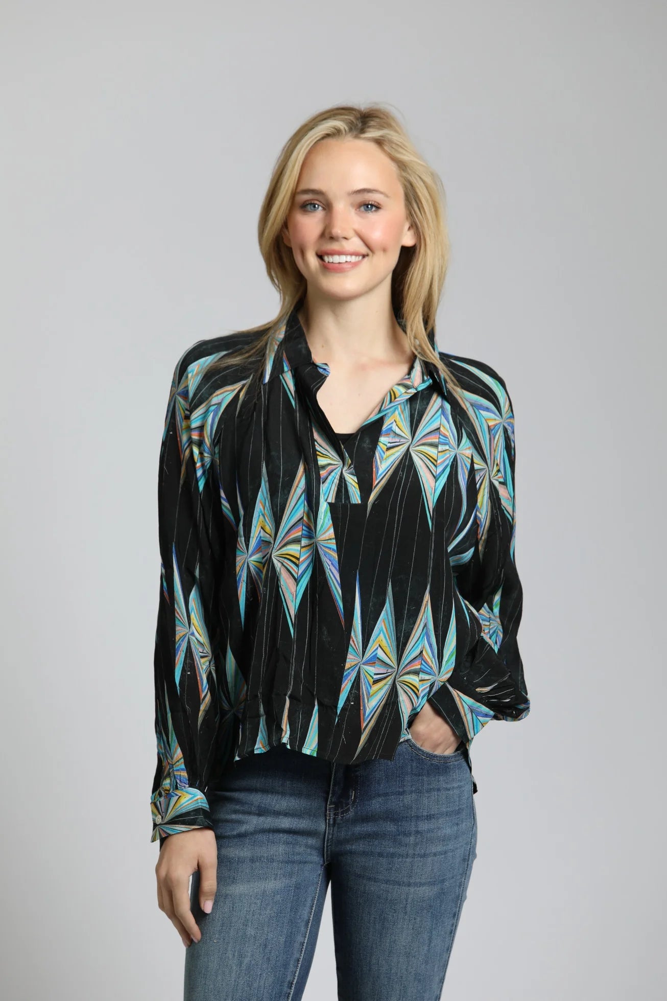 APNY Abstract Geo Print Half Plaket Pullover Blouse