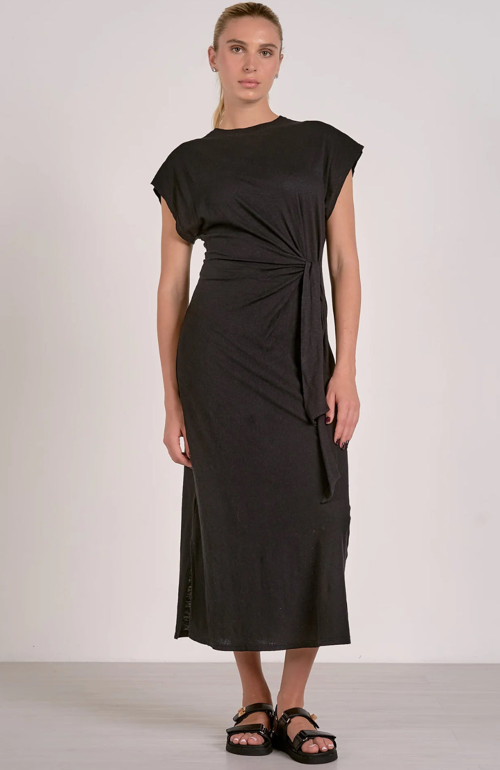 Elan Jolene Mini Crew Capsleeve Dress, Black