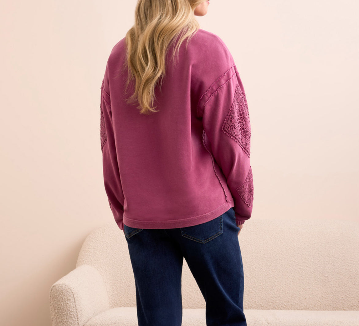 Tribal Crew Neck Appliqué Detail W/Special Wash, Roseberry