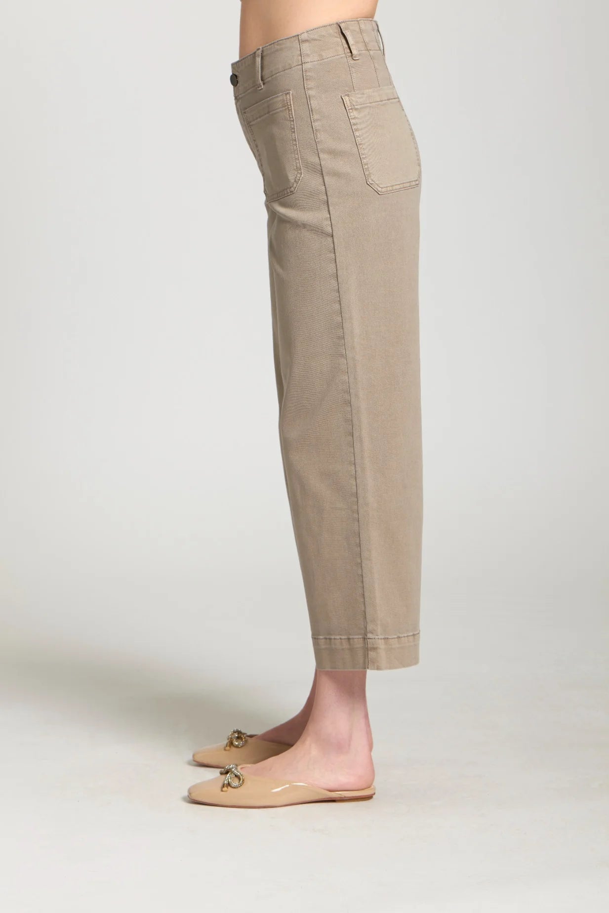 APNY Cropped Wide Leg Pant With Patch Pockets- Mocha
