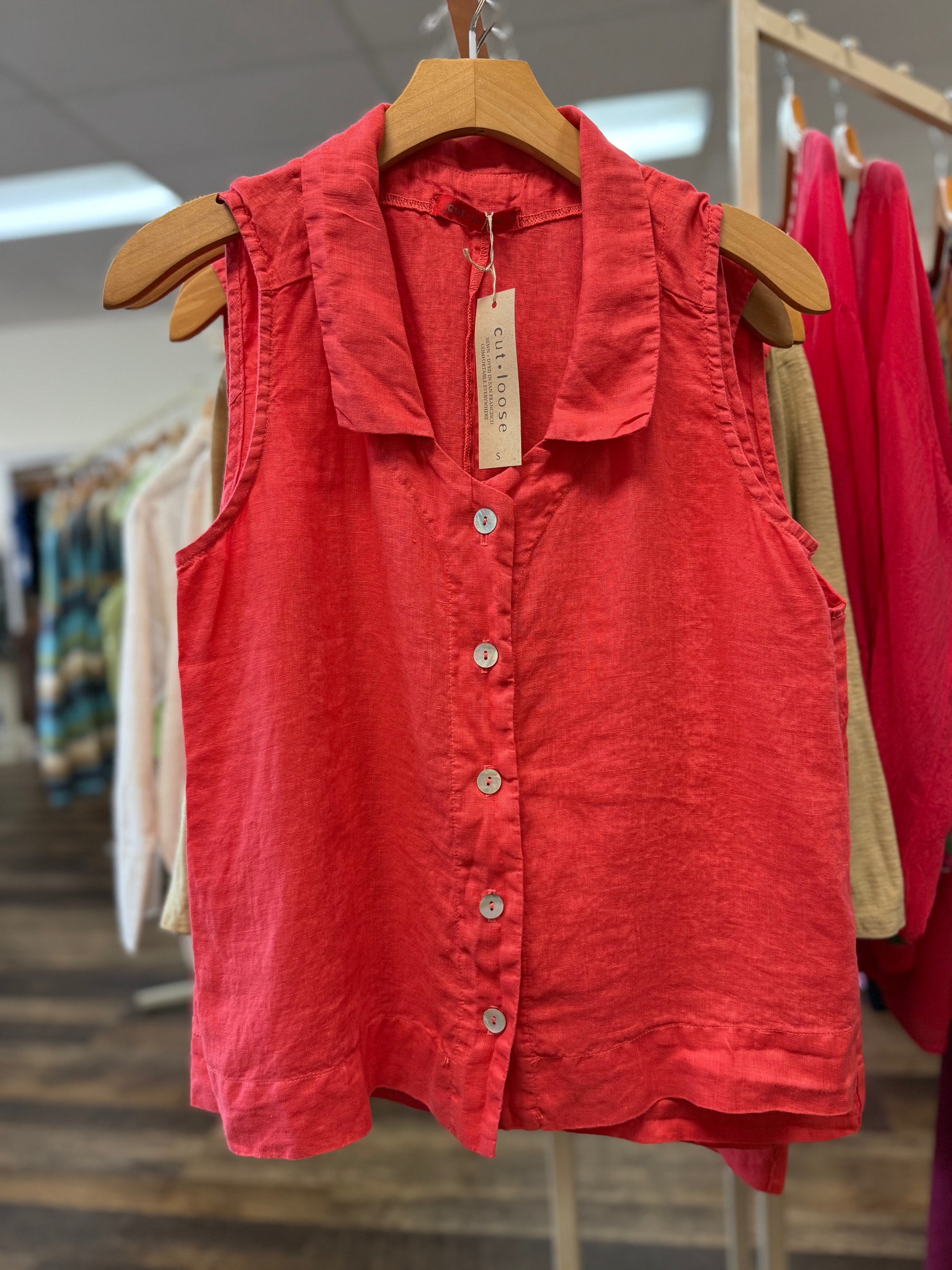 Cut Loose Sleeveless Shirt-Hanky Linen, Harbor Red